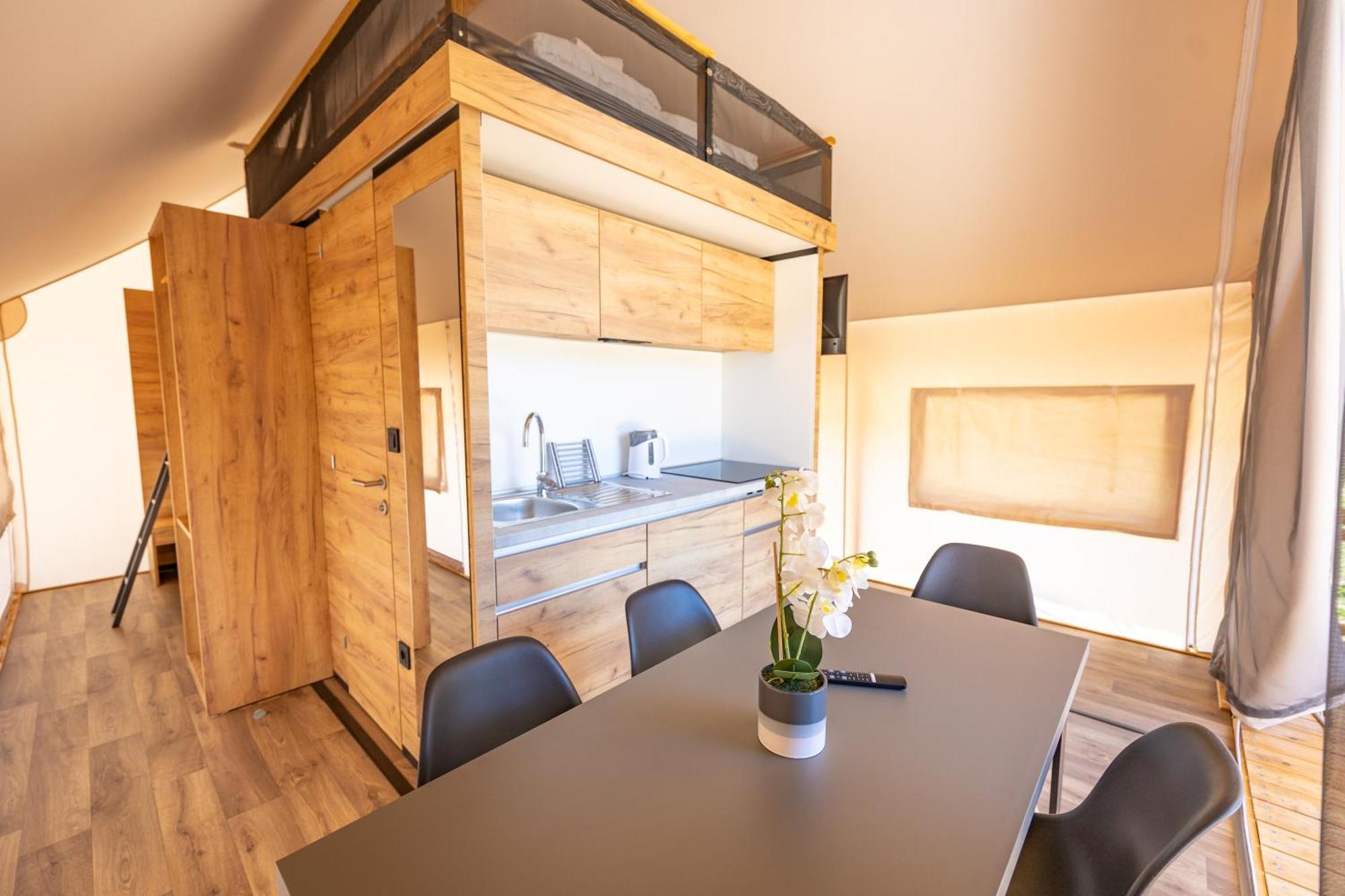 Camp Dole Zivogosce - Mobile Home And Glamping Tent المظهر الخارجي الصورة